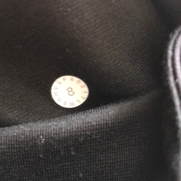 Lululemon Train Times Crop - Size 8 - Heathered Black - Picture 3 of 4